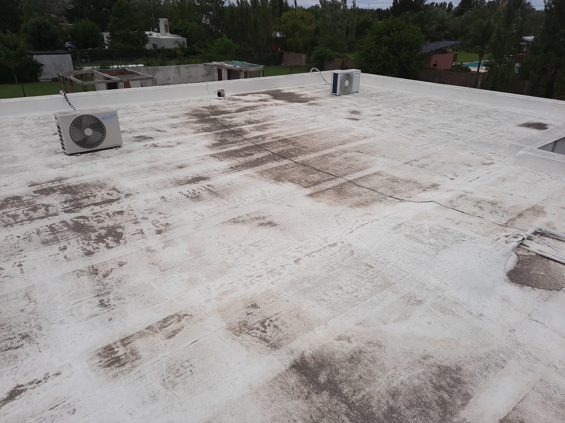 Casa de Dos Plantas con Terraza y Diseño Contemporáneo en Rosario - Arquitectura en Rosario