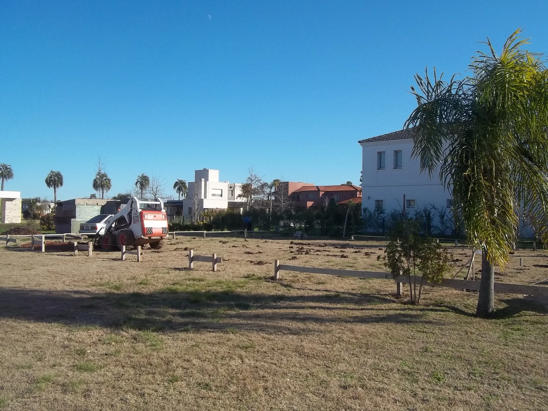 Casa con Diseño Personalizado y Patio en Barrio Miraflores Rosario - Rosario